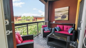 Deluxe Condo, 3 Bedrooms, Courtyard View, Beachside | Interior