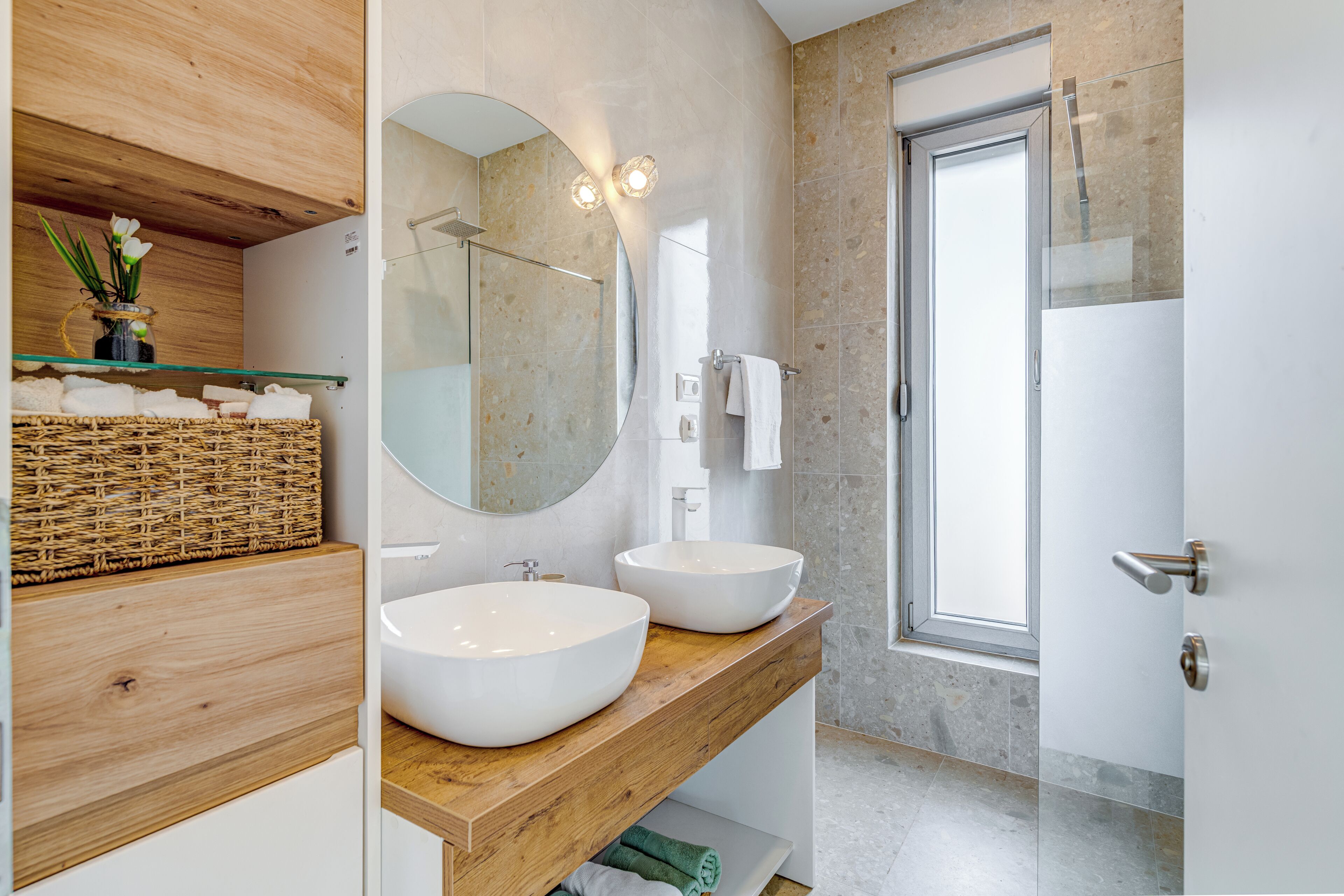 Vila superluxo, vista para a piscina | Banheiro | Produtos de toalete grátis, sabonete, shampoo, papel higiênico