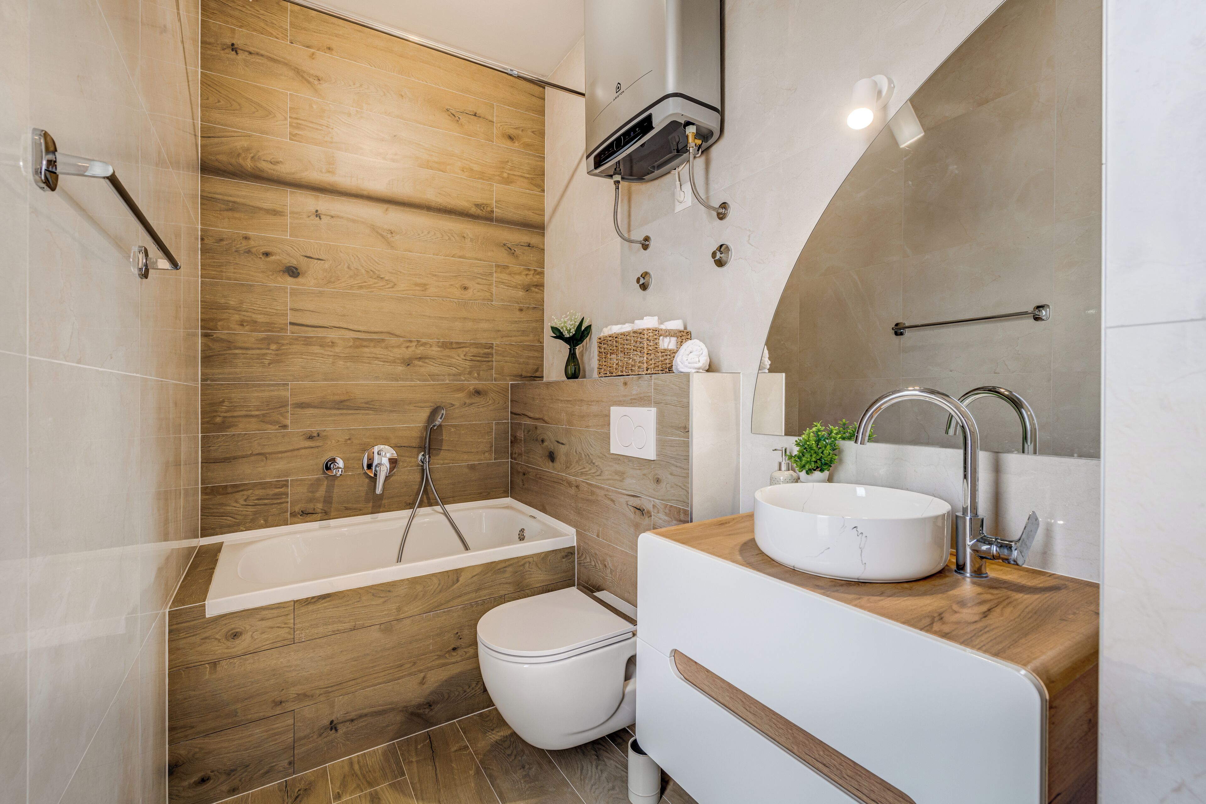 Luxury Villa, Pool View | Bathroom | Free toiletries, soap, shampoo, toilet paper