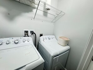 Interior - Stylish Spacious 4BR Home w/Parking in DC (Washington)