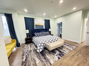 WiFi, bed sheets - Stylish Spacious 4BR Home w/Parking in DC (Washington)