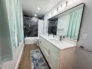 Towels, soap, toilet paper - Stylish Spacious 4BR Home w/Parking in DC (Washington)