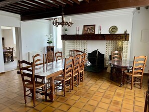 Dining - Vrbo Property (Sauvagnon)