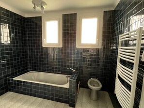 Bathroom - Vrbo Property (Sauvagnon)
