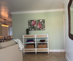 Smart TV - Spacious 3BR/2BA home close to Sanibel/Fort Myers Beaches and SWFL attractions (Fort Myers)
