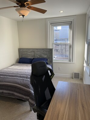 Room - Heart of Fishtown: Walk to Restaurants, Cafés & Bars, Nightlife & Downtown (Philadelphia)