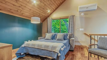 Tabla de planchar con plancha, wifi y ropa de cama