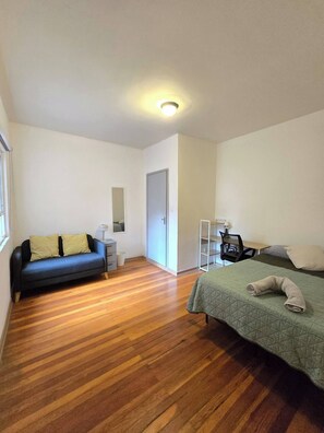 4 Schlafzimmer, Bügeleisen/Bügelbrett, Internetzugang, Bettwäsche