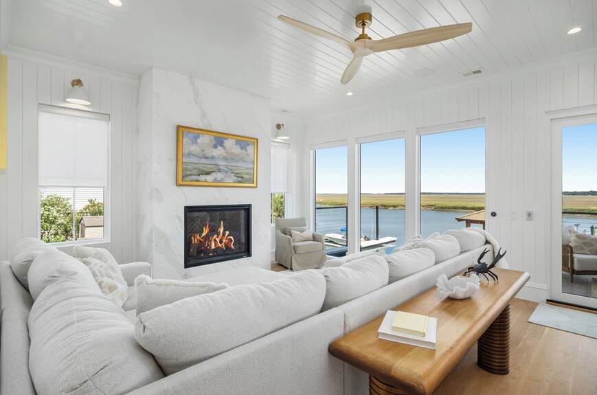 Luxury 5 Br Waterfront Retreat On Edisto Beach W/ Private Pool & Deepwater Dock - Edisto Island