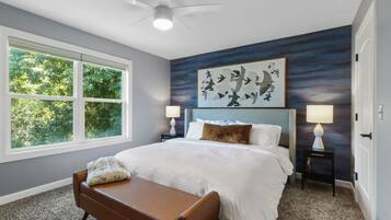 Desk, iron/ironing board, WiFi, bed sheets