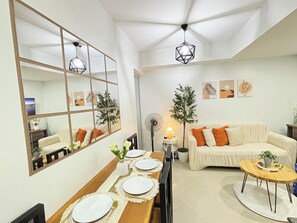Interior - 2-bedroom with beach view condo unit in Parañaque (Parañaque)