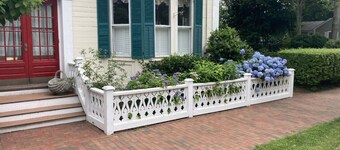 Linden Tree Carriage House: walk to charming downtown, lovely yard