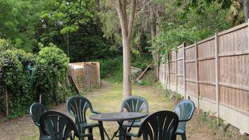 House, 4 Bedrooms | Outdoor dining