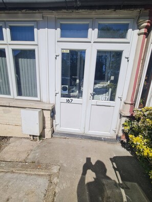 House, 4 Bedrooms | Exterior detail - Spacious 4 Bedroom House in London (London)
