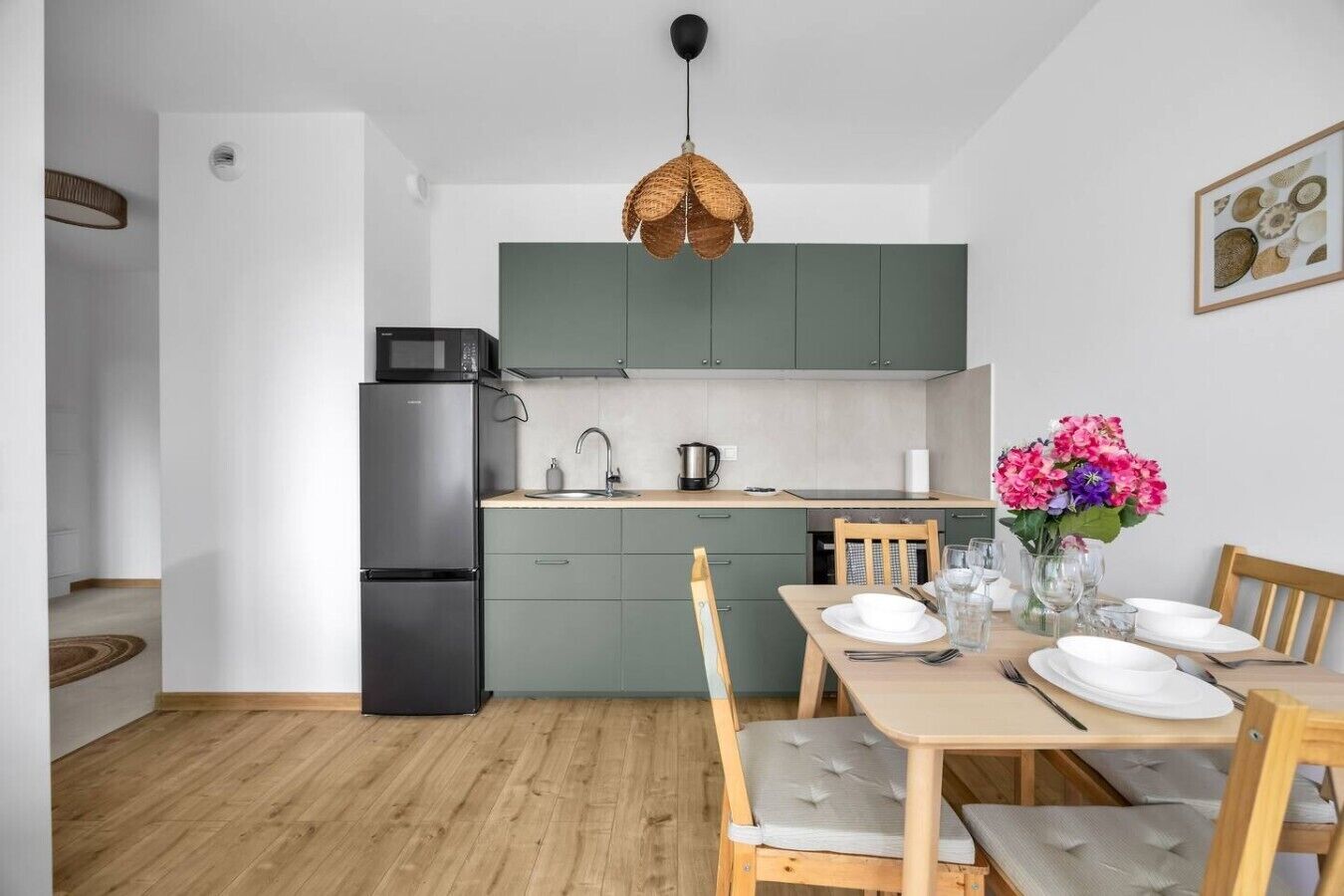 Kühlschrank, Mikrowelle, Ofen, Herdplatte