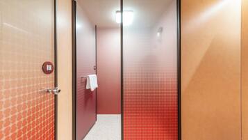 Basic Double Room | Bathroom | Shower, hair dryer, towels, soap