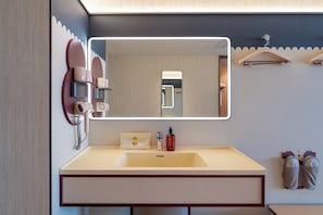 Superior Twin Room, City View | Bathroom | Shower, hair dryer, towels, soap - Ni Hao Hotel Guangzhou Panyu Shiqiao (Guangzhou)