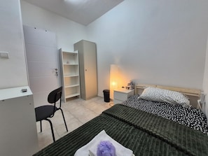Deluxe Single Room | Hypo-allergenic bedding available, blackout drapes, soundproofing