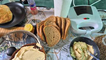 Frukostbuffé mot avgift på helger
