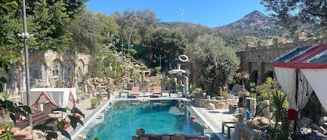 Piscine extérieure (ouverte en saison)