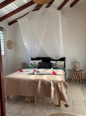 3 bedrooms, iron/ironing board, WiFi, bed sheets - Kaza Gioia, Grand Bourg, Marie-Galante—beach within walking distance (Grand-Bourg)