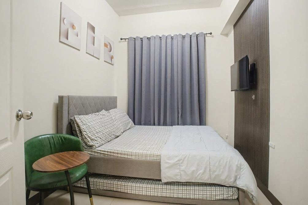 1 bedroom, bed sheets