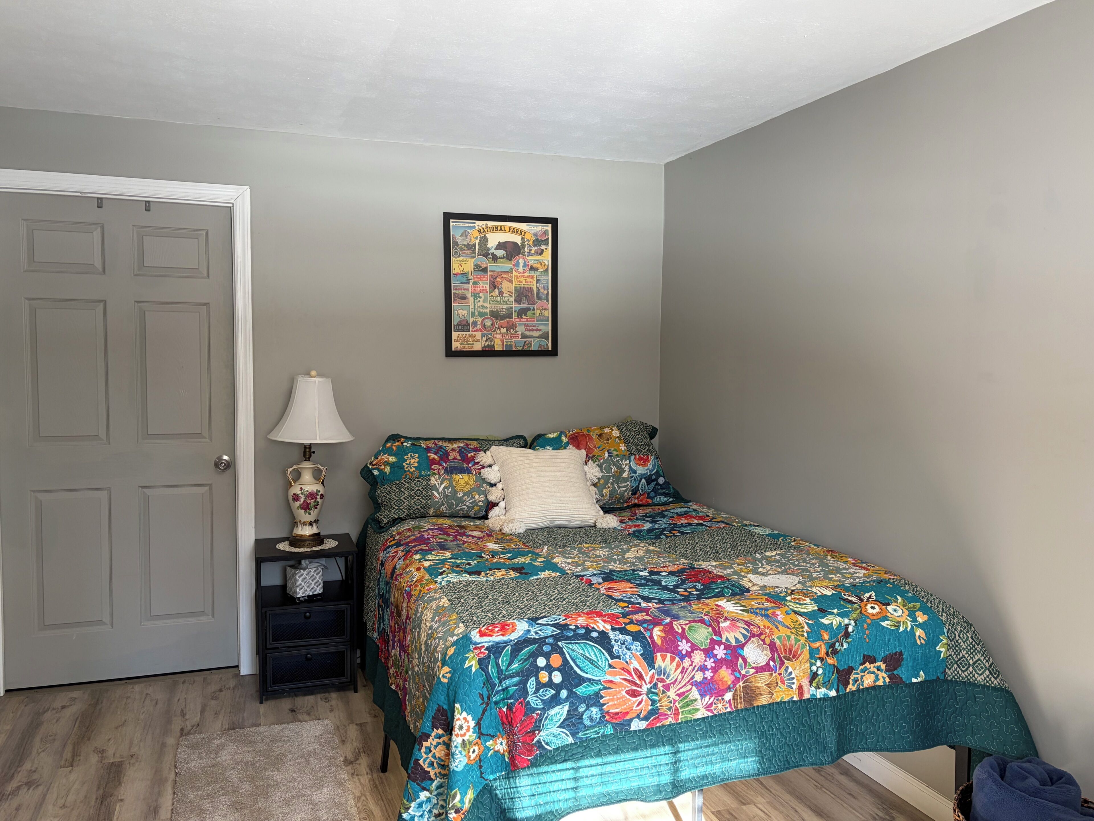 Iron/ironing board, WiFi, bed sheets