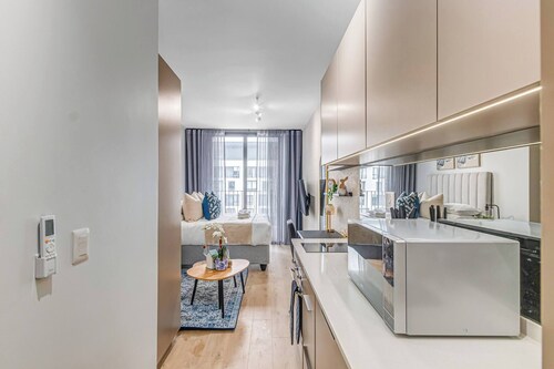 Apartment in Rosebank Close to Sandton and Gautrain Station