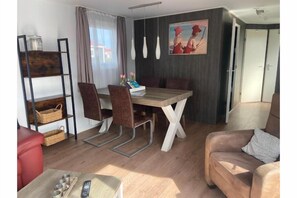Unclassified image, 4 of 18, button - Modern 4-person chalet in Zeeland – quiet location near Domburg and Middelburg (Serooskerke)