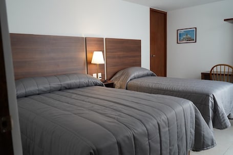 Laptop workspace, free WiFi. Hotelito Casa Anzures