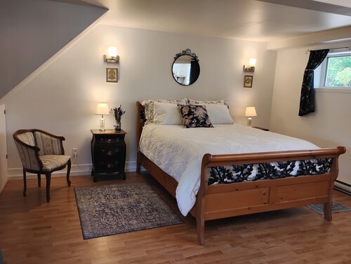 Victoria Garden Suite