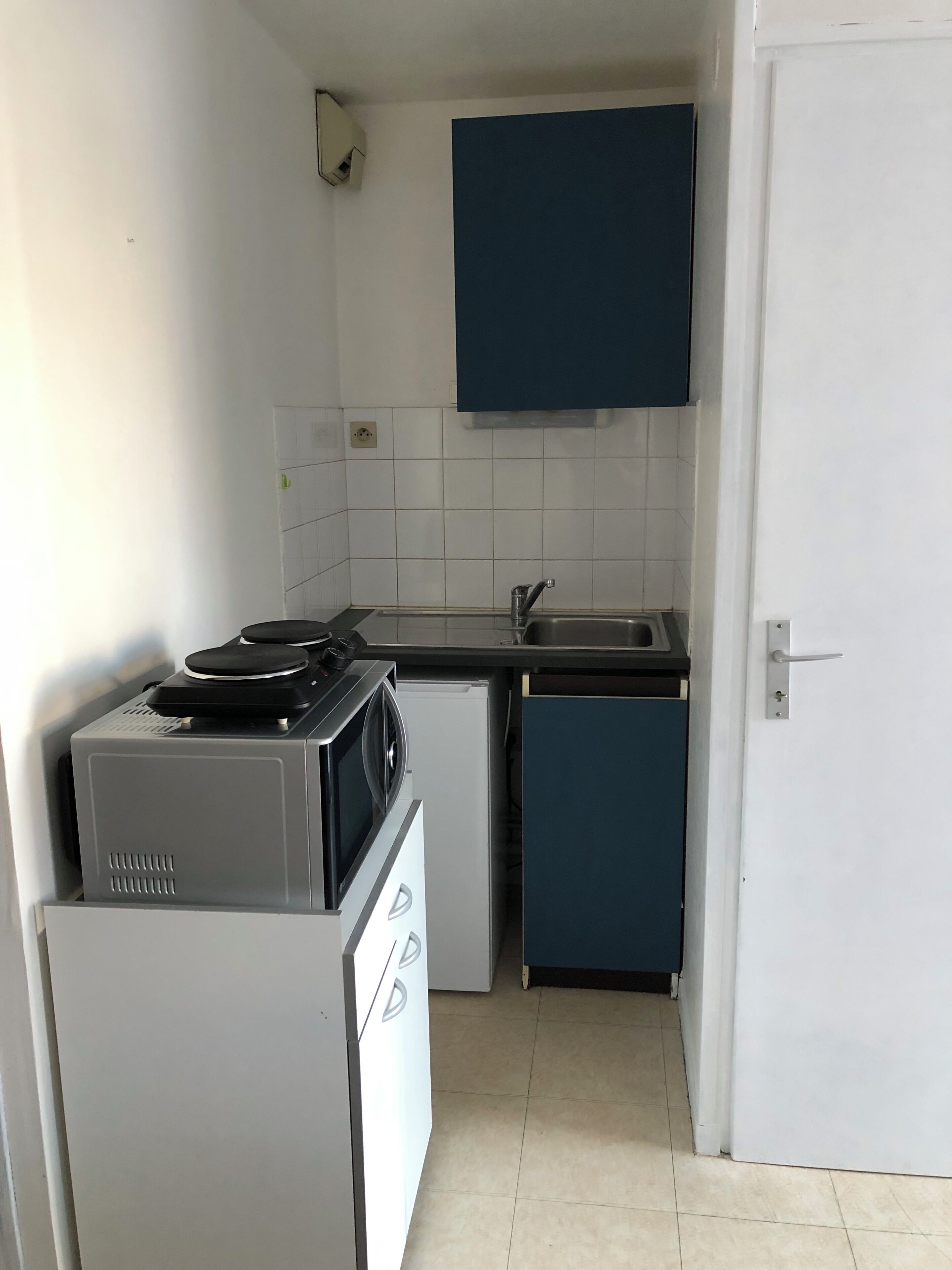 茶具/咖啡用具、冰箱、微波炉、烤箱