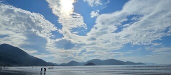 Beachfront chalets for up to 21 people - 50 meters from Maranduba Beach