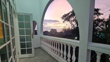Villa, Mountain View | Property grounds