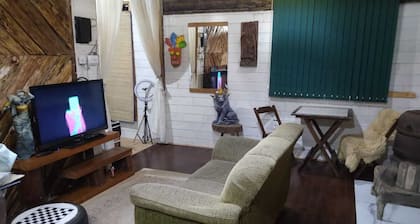 Cozy rustic cabin in Alfredo Wagner, SC, pets allowed.