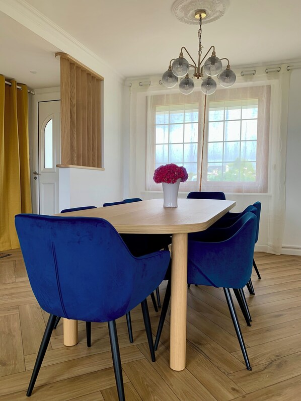 Dining - "Ty Vonne: Charming house with sea view (Lampaul-Plouarzel)