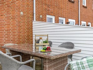 Outdoor dining - "Outi" - 1.5km from the sea by Interhome (Rømø)