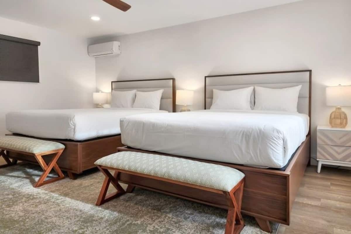 Deluxe Double Room, 2 Queen Beds, Kitchen | Free WiFi, bed sheets