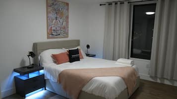 2 bedrooms, iron/ironing board, WiFi, bed sheets