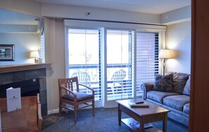 TV - 1 BR/1 Bath Condo with sleeper sofa. Full Kitchen-less than 1 mile to the Lifts (Park City)