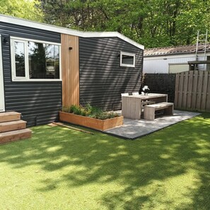 Outdoor dining - Vrbo Property (Zeeland)