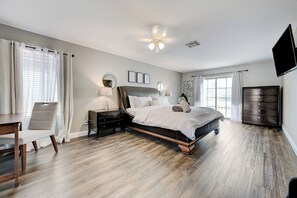 6 Schlafzimmer, Schreibtisch, Bügeleisen/Bügelbrett, kostenloses WLAN