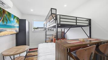4 habitaciones, internet y ropa de cama