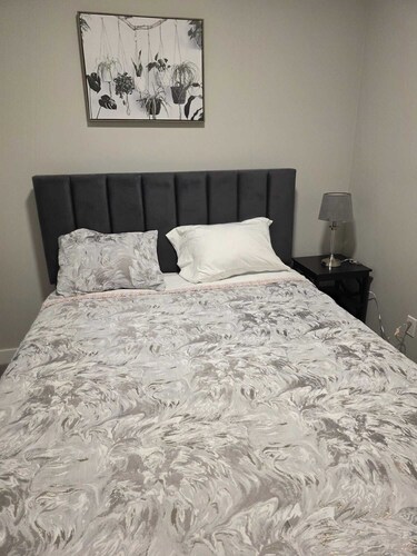 Spacious and Modern 2-bedroom Apartment in Calgary