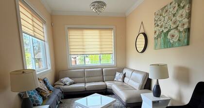 Grand Maple Ridge Retreat: 4BR & 4.5BA