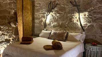 6 bedrooms, WiFi, bed sheets