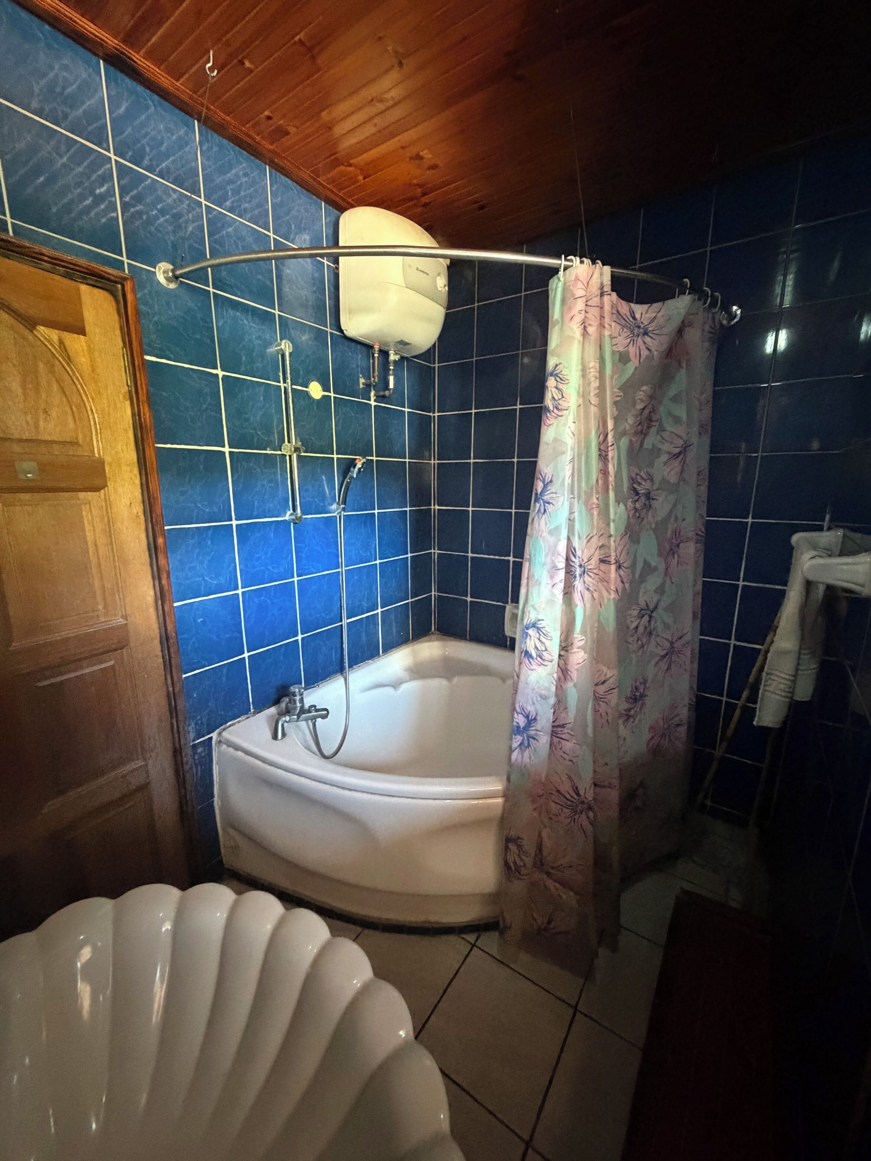 Free toiletries, soap, shampoo, toilet paper