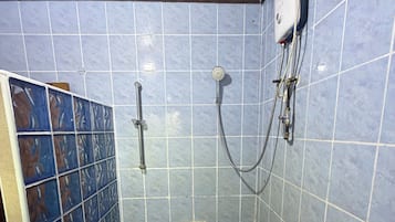 Ilmaiset hygieniatuotteet, saippua, sampoo, vessapaperi
