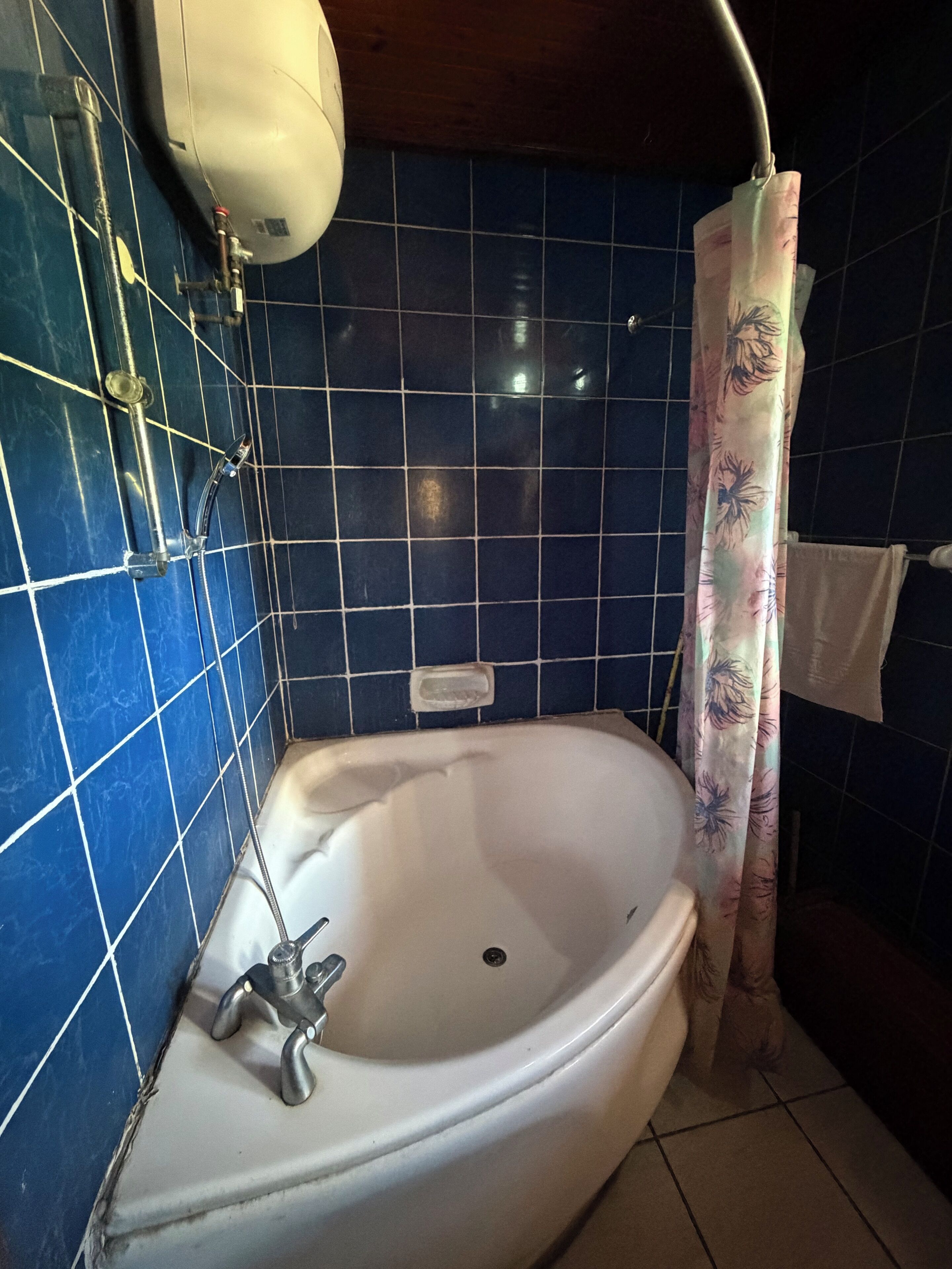 Kostenlose Toilettenartikel, Seife, Shampoo, Toilettenpapier