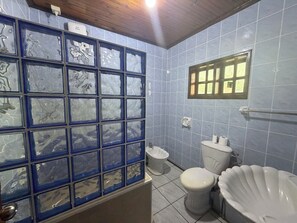 Gratis toiletartikelen, zeep, shampoo, toiletpapier